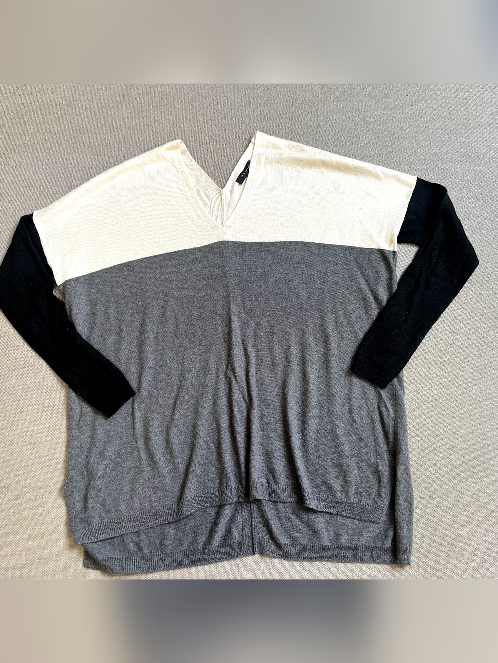 Ann Taylor Sweater Women Ivory/ Black/Gray, Drop Shoulder, V-neck, Size L